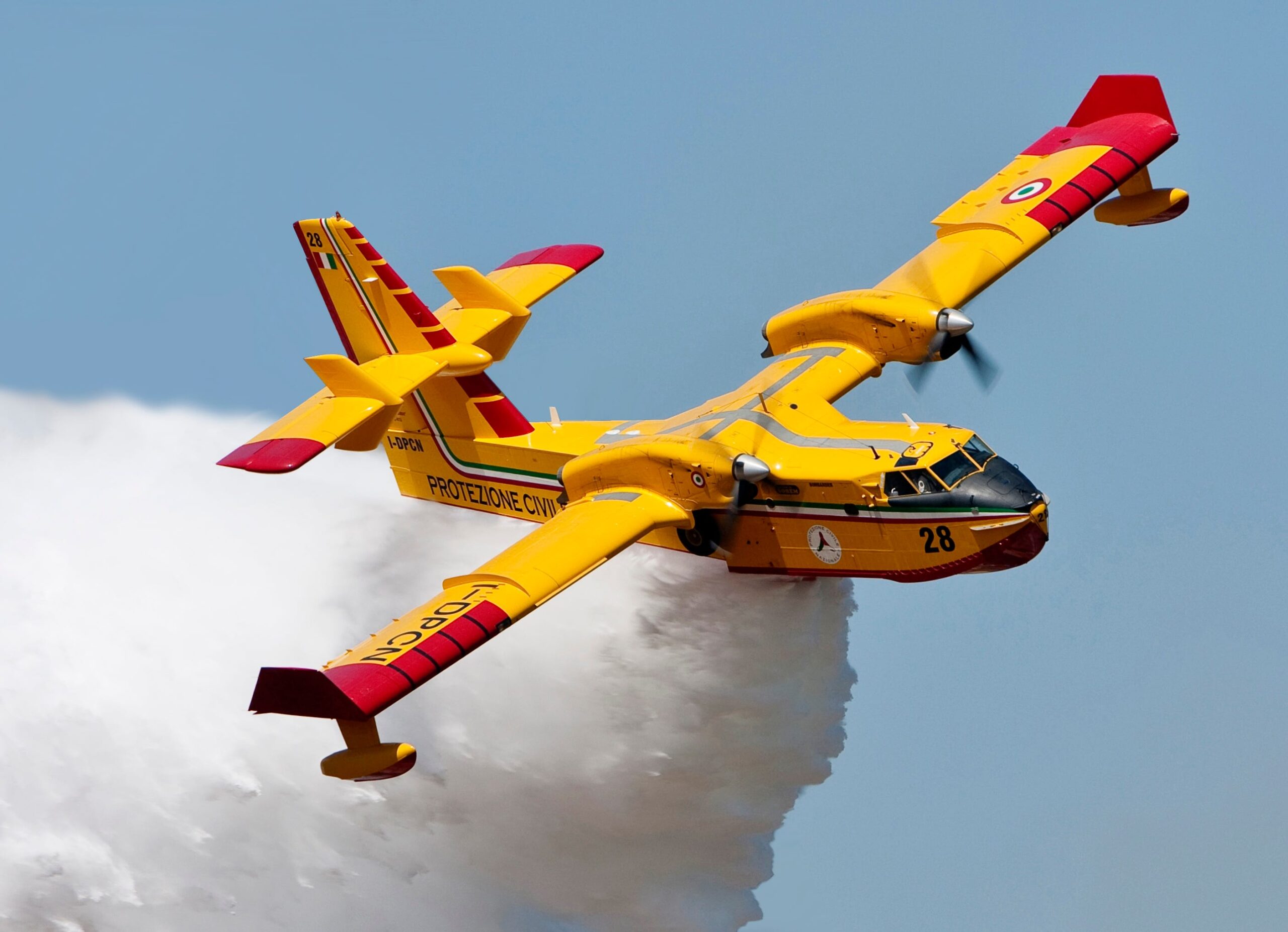 CL-415 In Action (in Italy). Image By Maarten Visser - Wikimedia commons